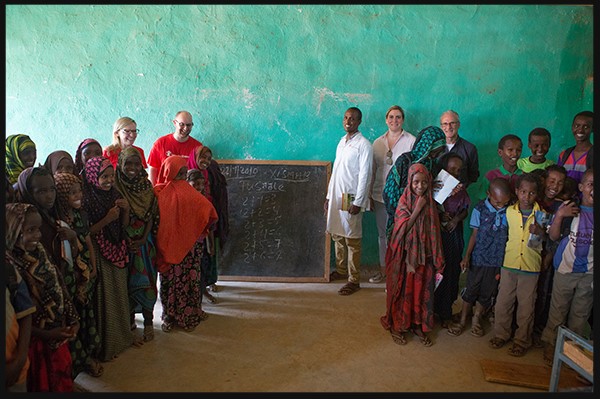 The guests visiting Malkasalah primay school in Kabardihar 