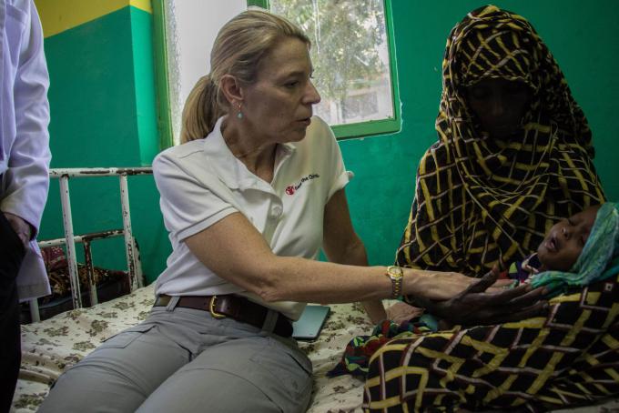 Carolyn Miles, CEO of Save the Children US, meeting Hawa Habib and her child in Dubti Hospital in Afar Regional State